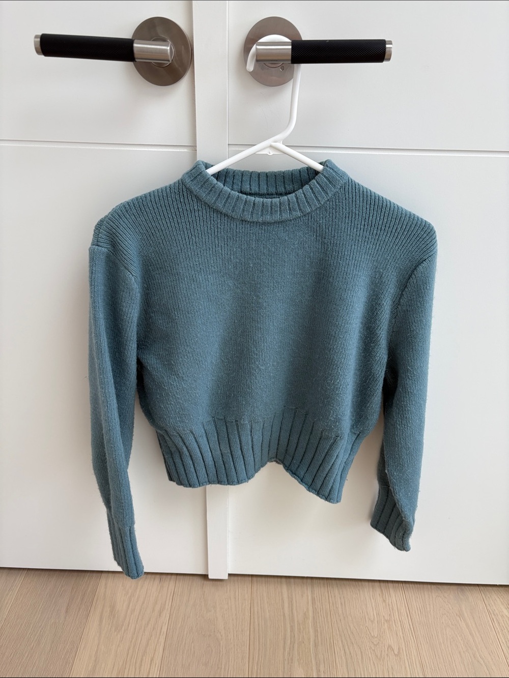 Cropped Rib-Hem Crewneck Sweater in Dusty Teal